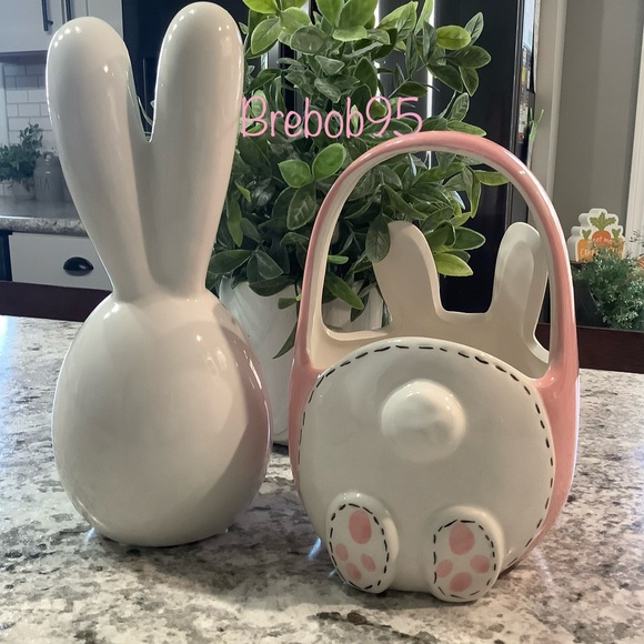 Bunny basket and long eared rabbit - Picture 2 of 5